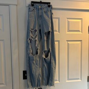 American Eagle Distressed Light Blue Women's Jeans